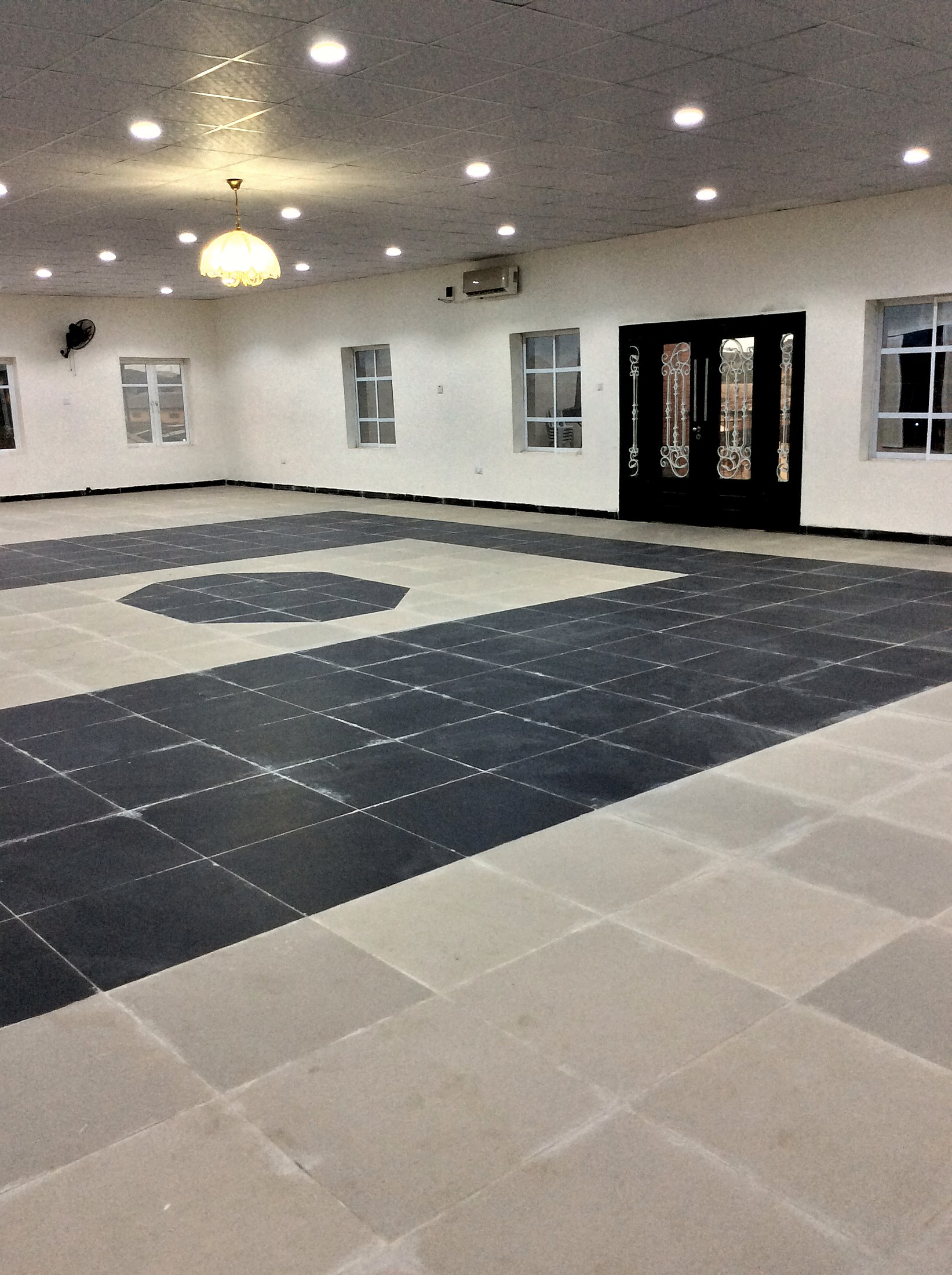 Mezzanine hall with tiled dance floor